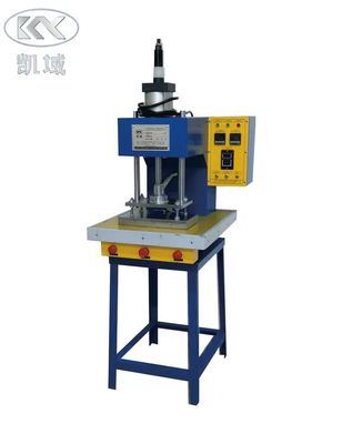 अच्छी कीमत टी शर्ट वस्त्र के लिए औद्योगिक टीपीयू चमड़े के लोगो एम्बॉसिंग मशीन ऑनलाइन